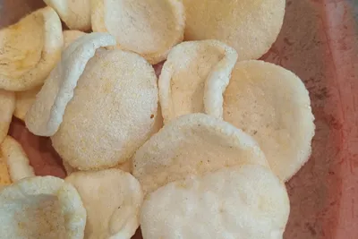 ベトナムのエビせんべい バインフォントム 伝統菓子