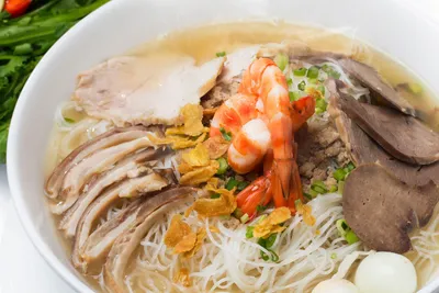 クイティウ ベトナム南部の麺料理 澄んだスープ