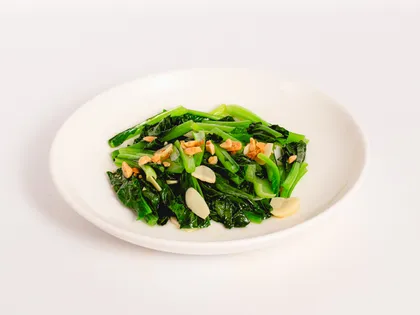fried komatsuna with garlic