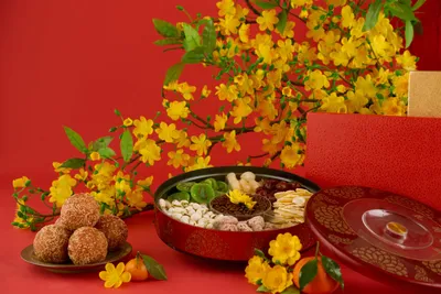 テトのお菓子とミュット：新年をやさしく彩る甘いひととき