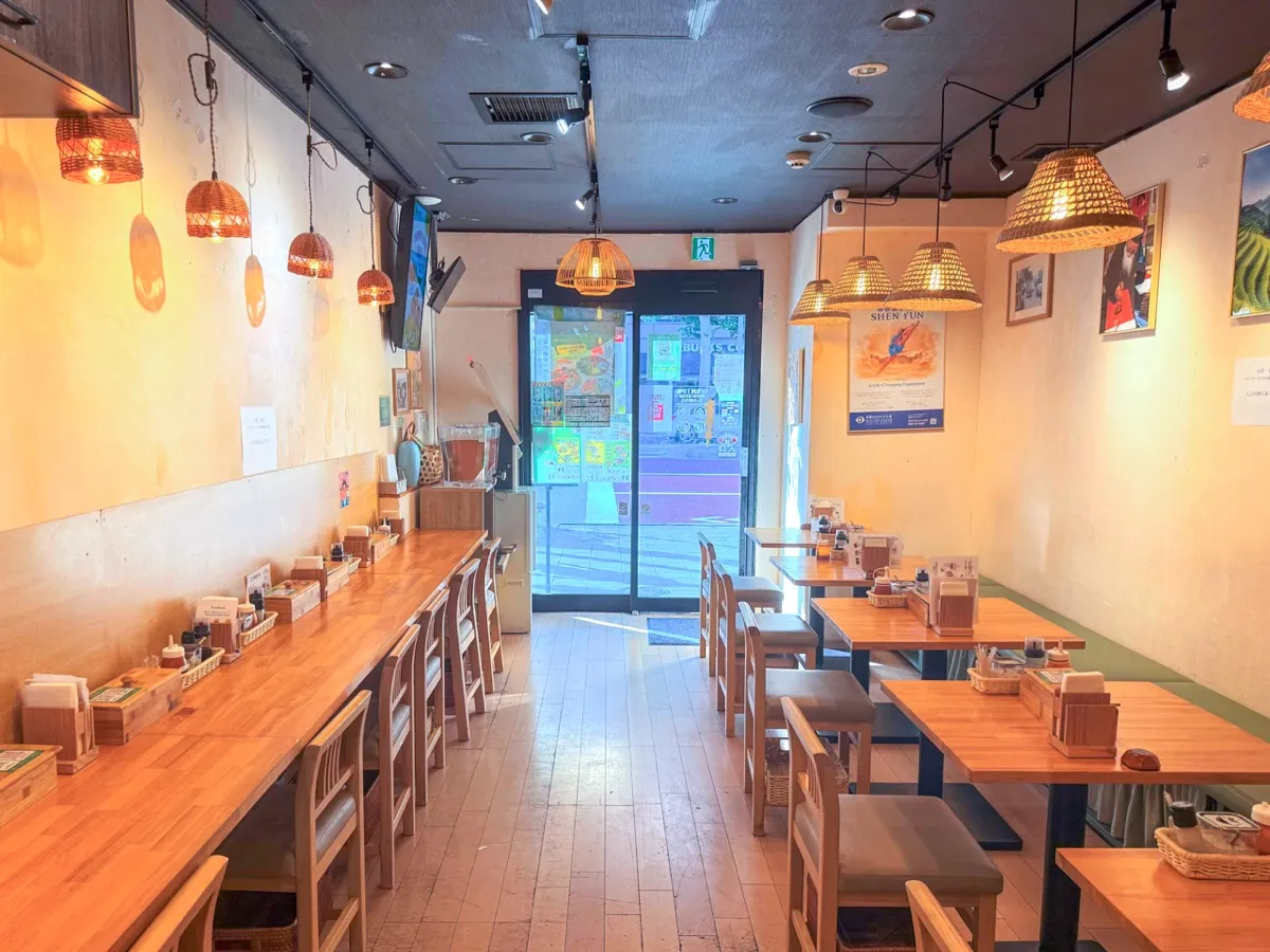 ベト屋 築地店の店内