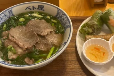 ダイエット中のランチにも選びやすい、ベト屋の店内で提供されるフォー